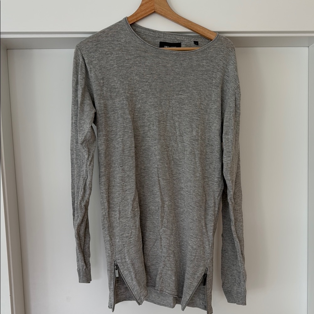 Only & Sone long sleeve knit shirt Men’s medium